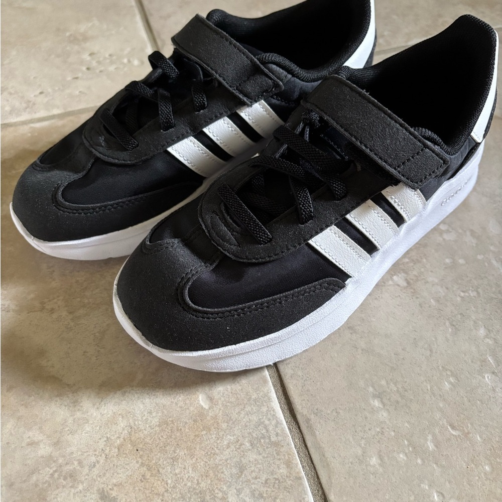 Adidas Run 70s Black and White Classic Sneakers NWT